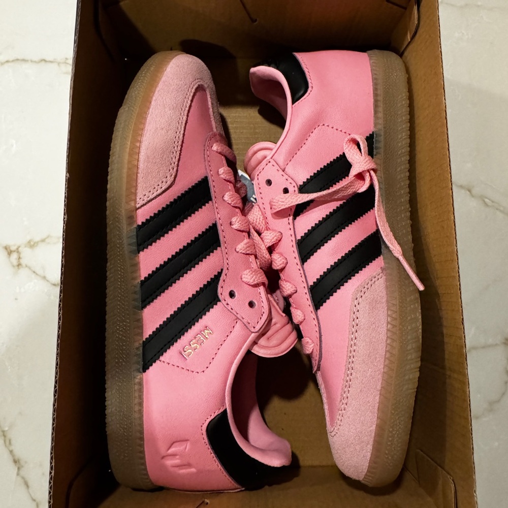 NWT FINAL OFFER Messi Limited Edition Adidas Pink Black Sambas Intermiami MLS